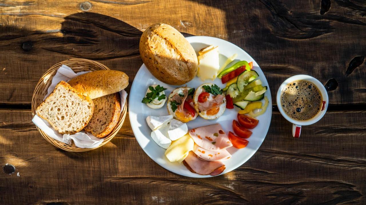 Kupelne Domceky - Kupele Cerveny Klastor Smerdzonka Zewnętrze zdjęcie