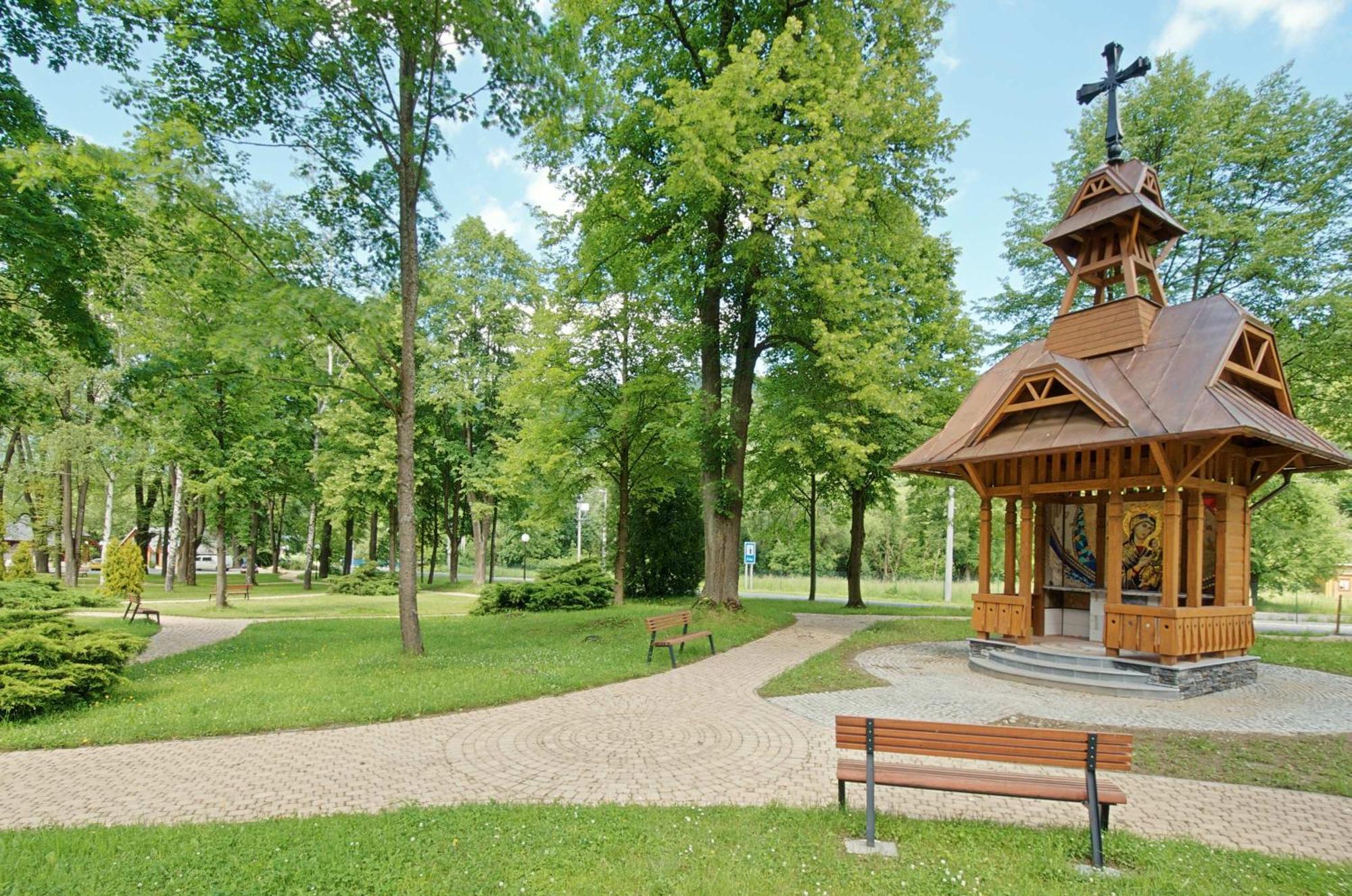 Kupelne Domceky - Kupele Cerveny Klastor Smerdzonka Zewnętrze zdjęcie